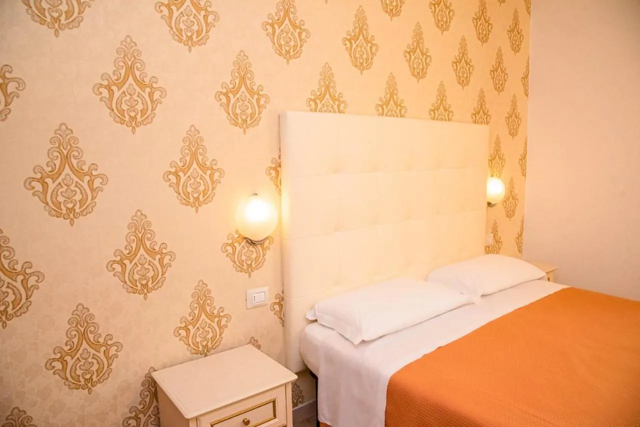 Hotel Ariston Riccione 2*,  Italia